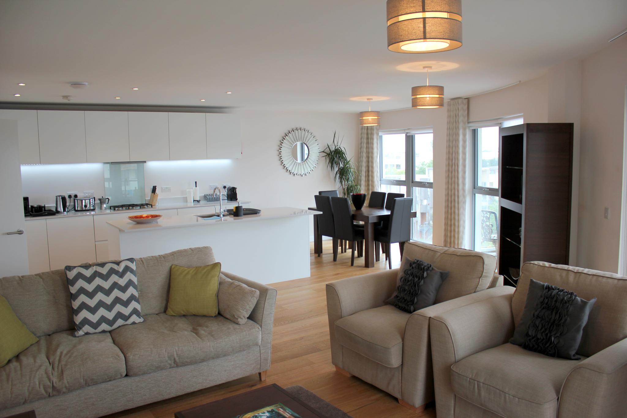 The Luxurious Semi-Circle2