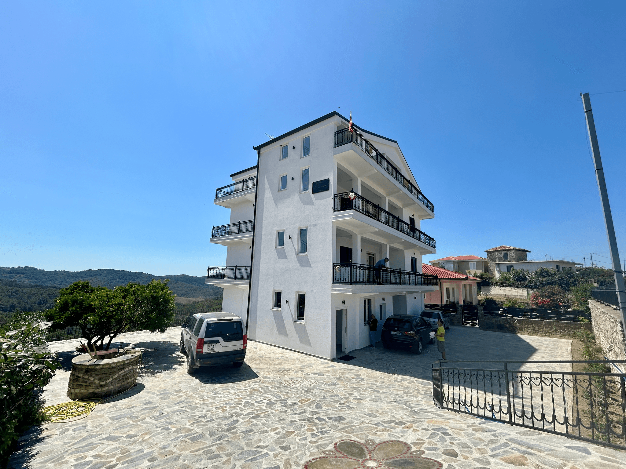 Ishëm Greenview Apartments