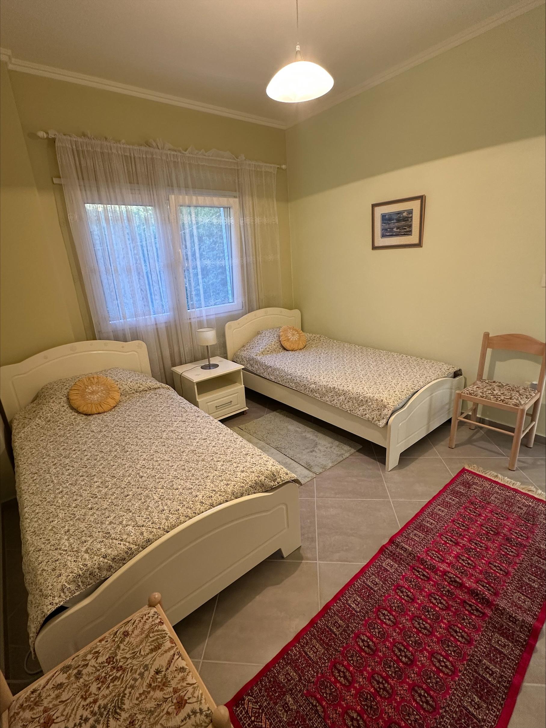 Olive Hill Apartment5