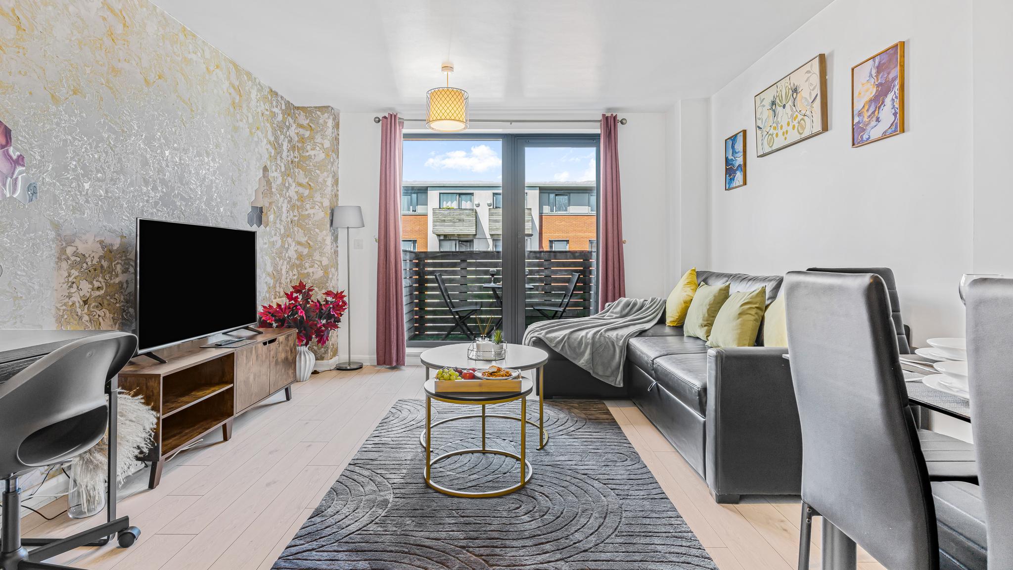 2 Bed 2 Bath | Birmingham B1 | Parking & Balcony1