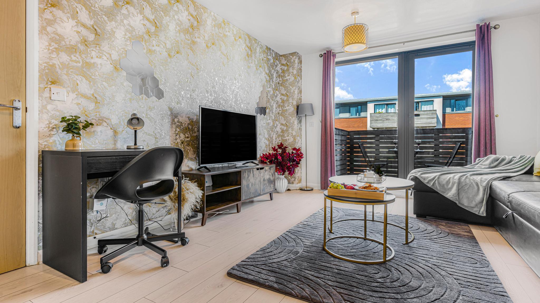 2 Bed 2 Bath | Birmingham B1 | Parking & Balcony5