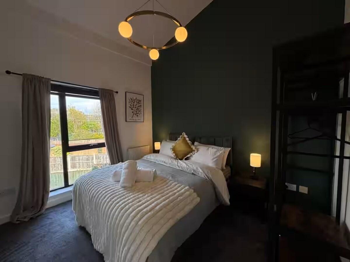 3BR Contractor House By ELS Property Group Salford3