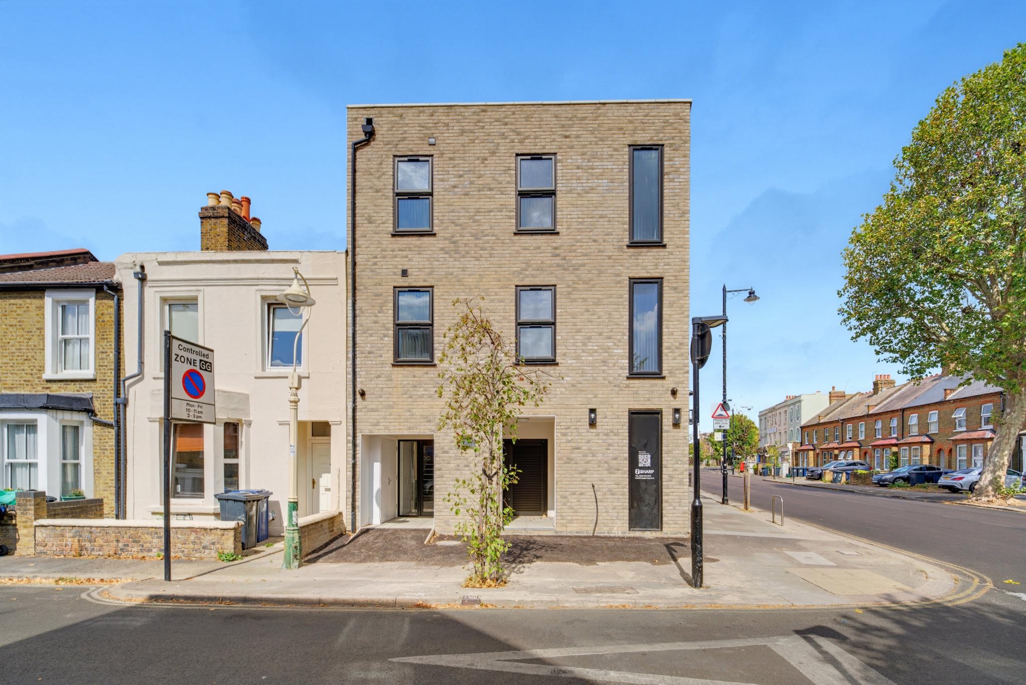 Luxaura Homes | 2-Bed + Balcony Northfields Apt 45