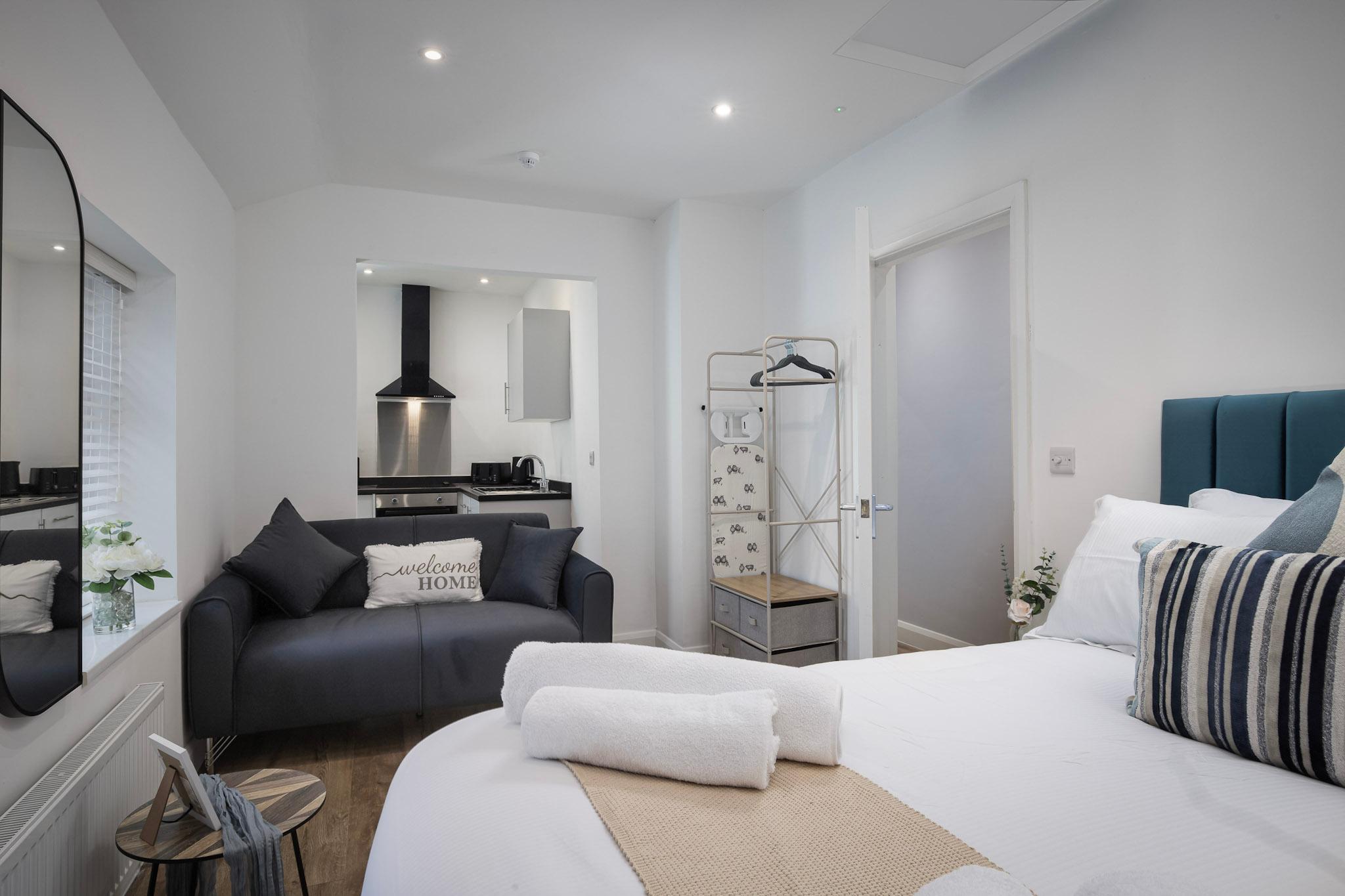 Compact Studio | Smart Design | Great Location2