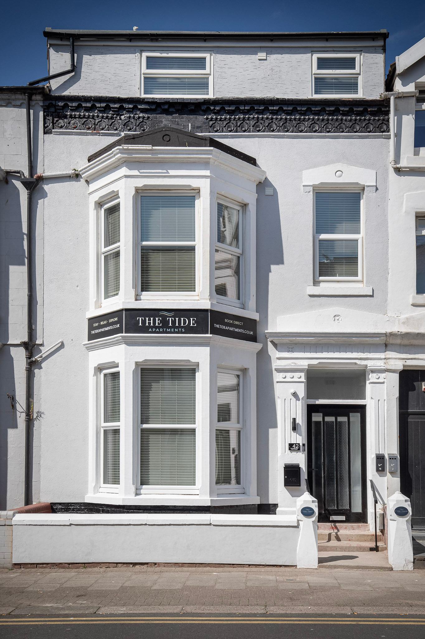 Tide Apartments | 5 Apartments | Entire Building4