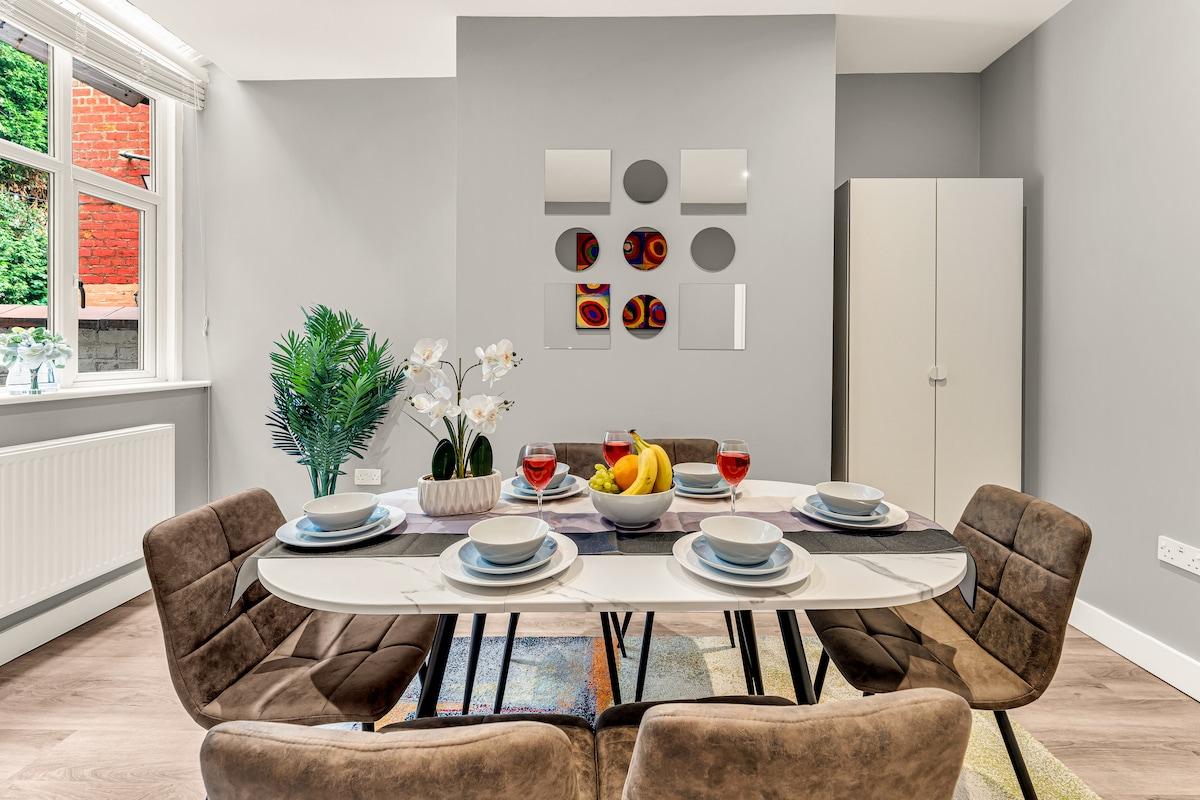 Chic 3-Bedroom House - Free Parking and WiFi2