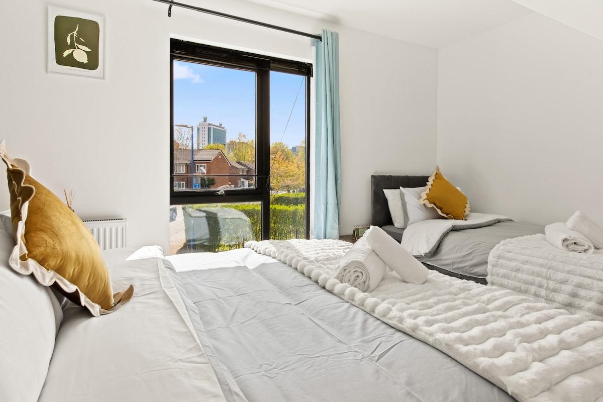 7 - Bed Home, secure parking, Salford Quays3