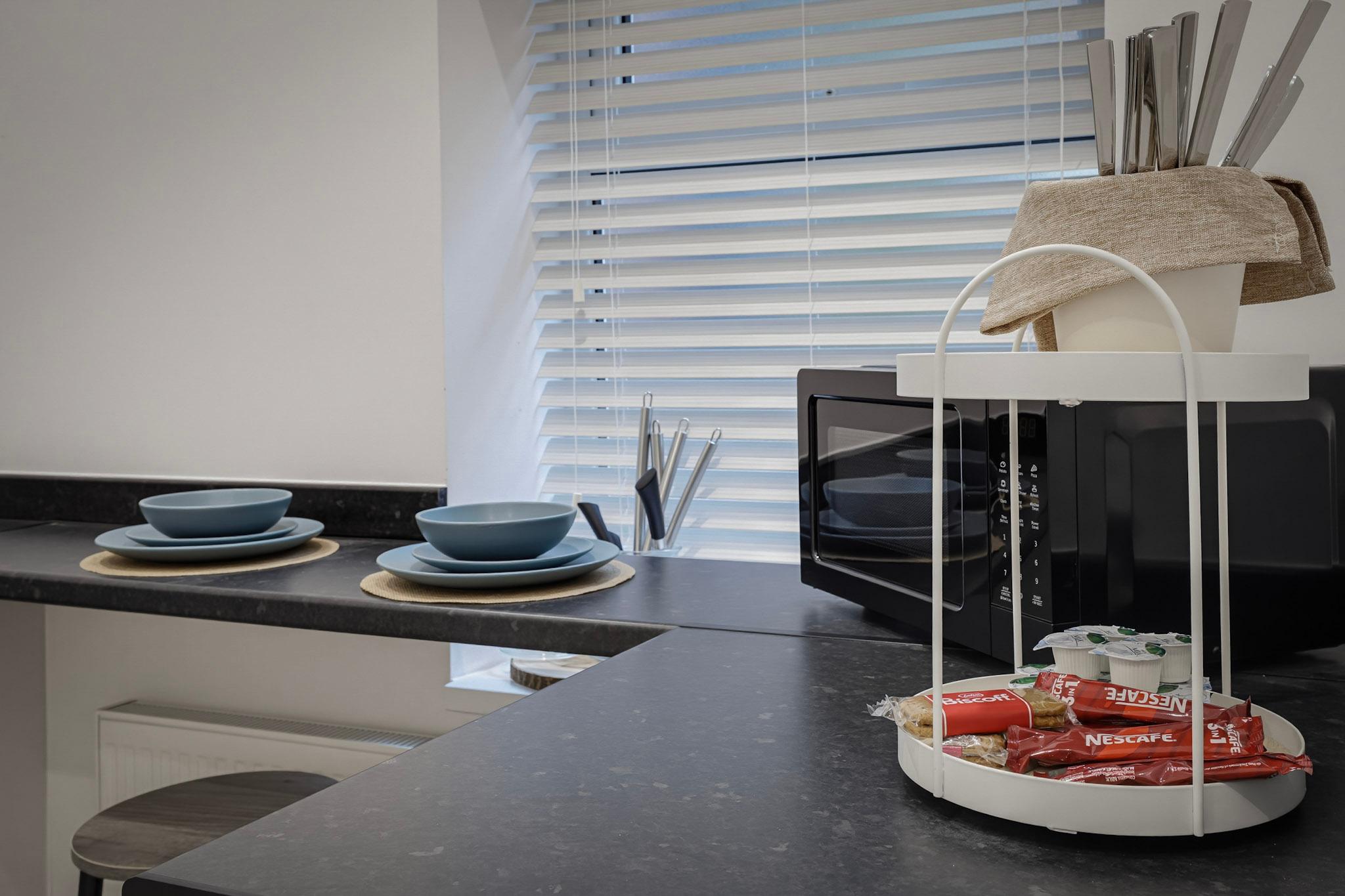 Stylish Studio | Modern Comfort | Near Beach4