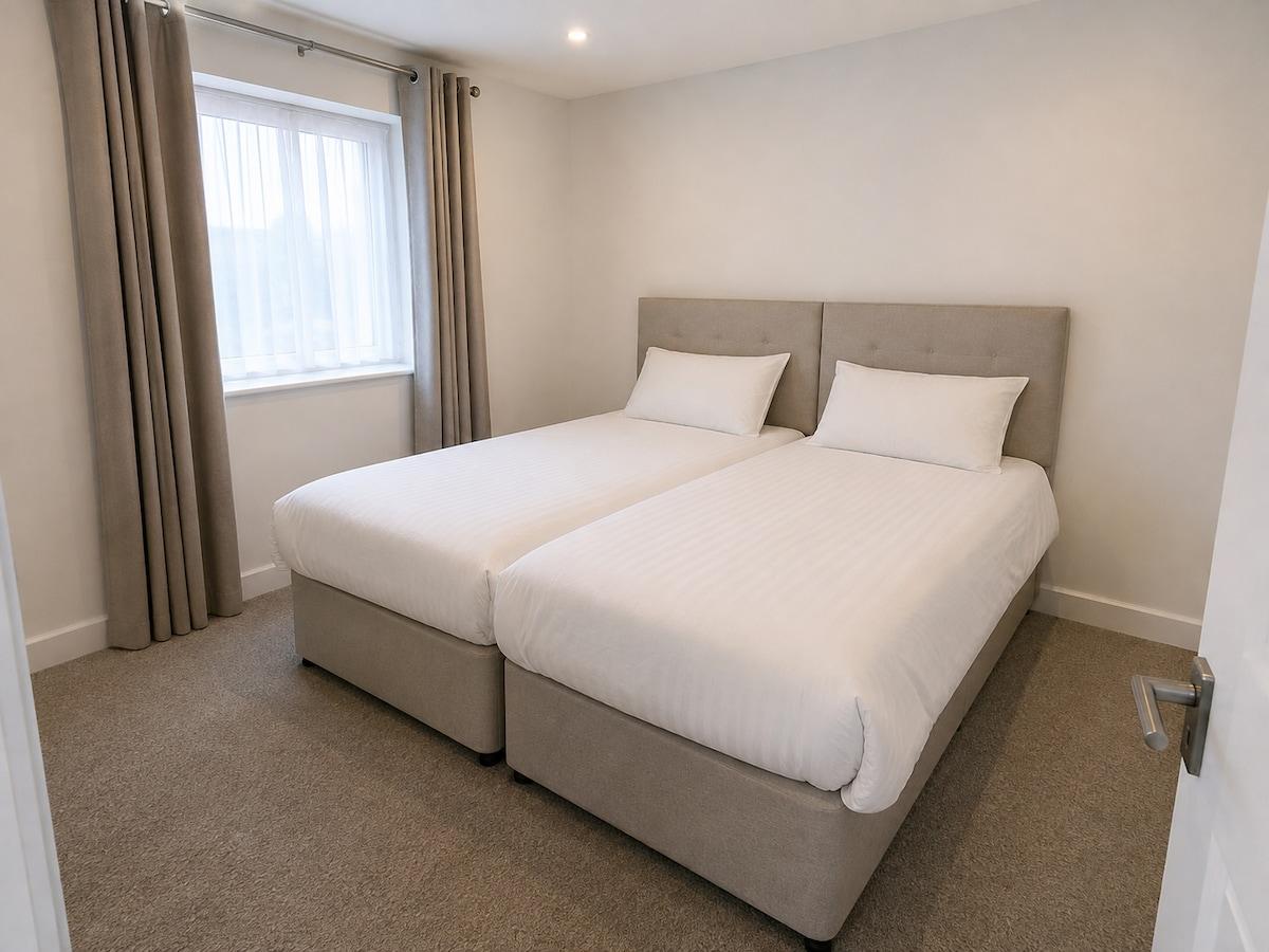 3BR Flat | Free Parking | Hornchurch3